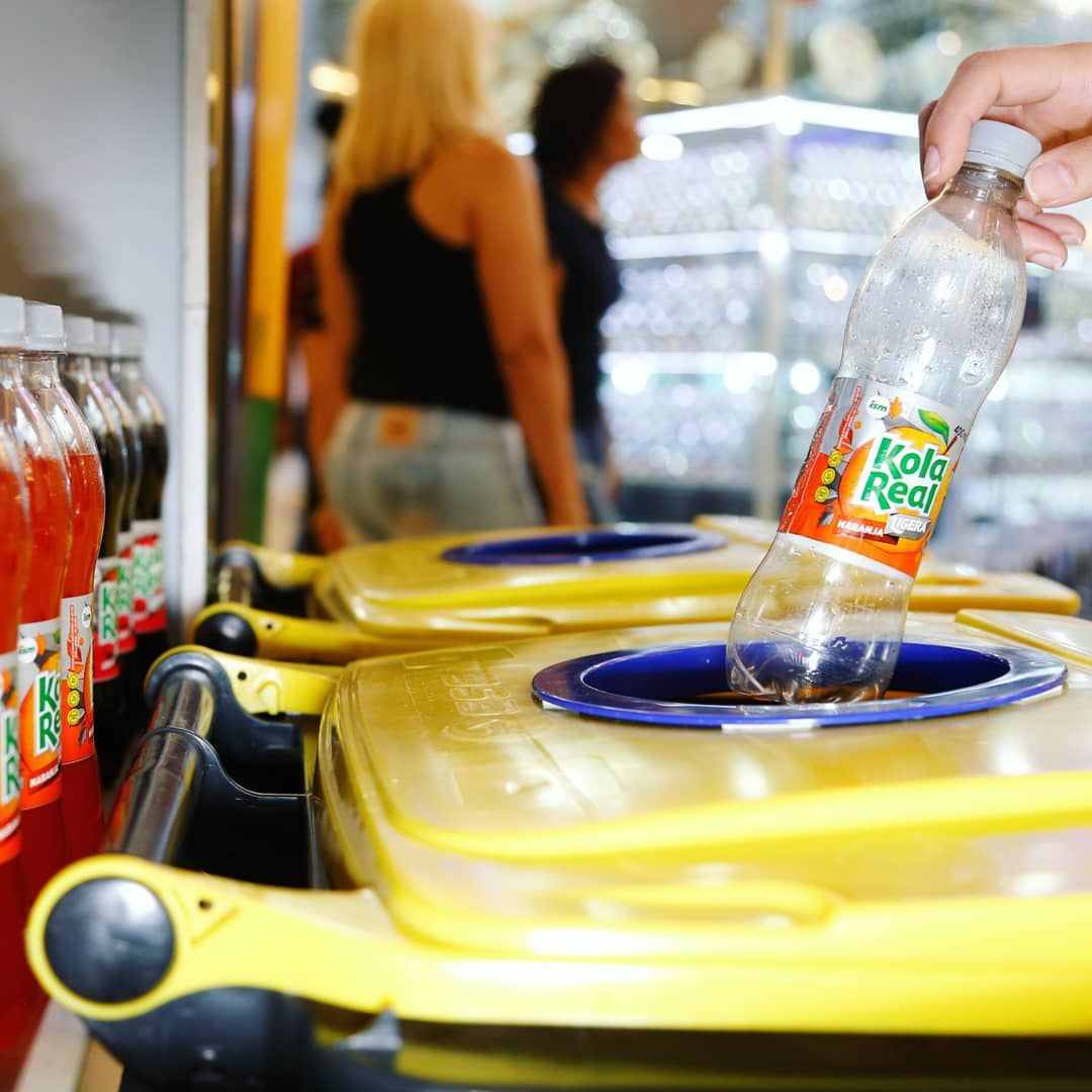 refresco, kola real, bebidas, refrescante, gaseosa, donación, juguetes, diciembre, reciclaje, plasticos